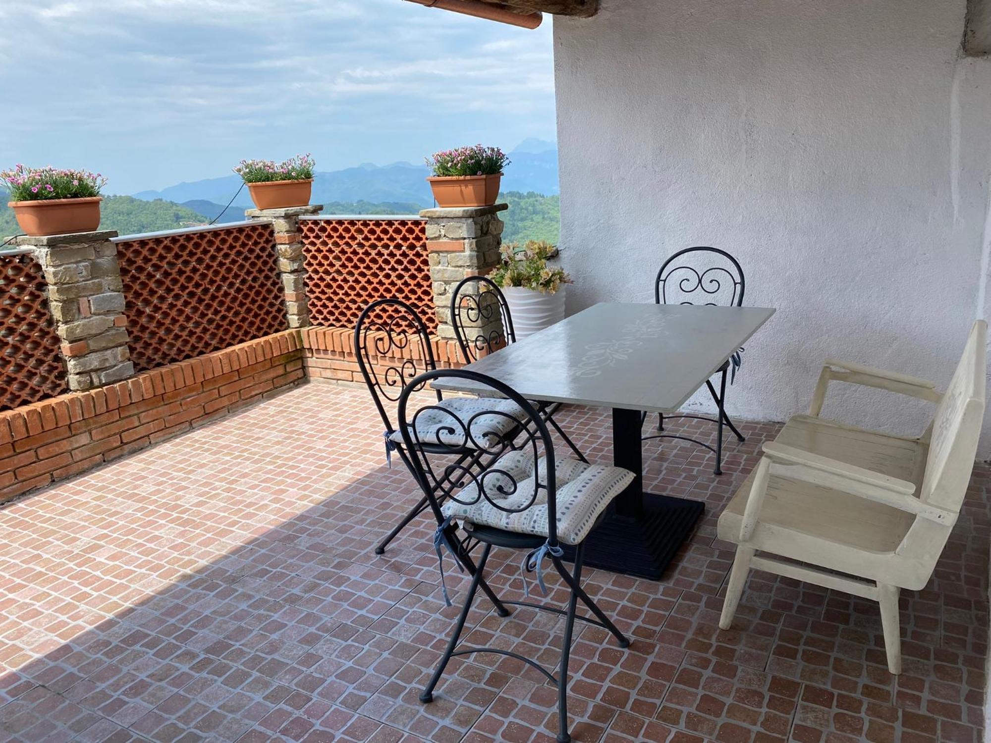 Home Holidays Crasciana, Con Terrazza Vista Sulle Alpi Apuane. Exterior foto