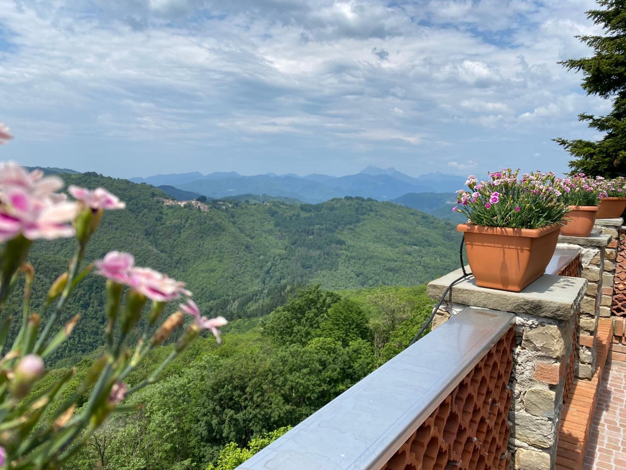 Home Holidays Crasciana, Con Terrazza Vista Sulle Alpi Apuane. Exterior foto